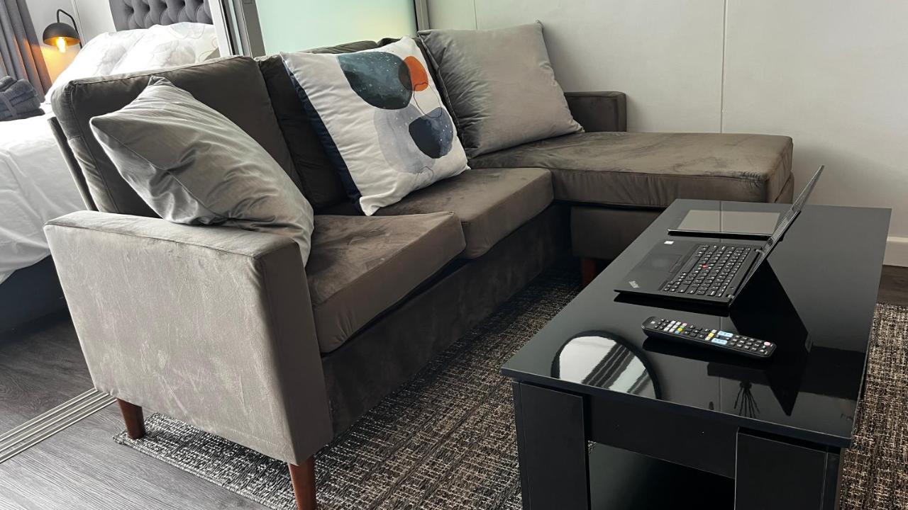Modern Luxury Studio With Breathtaking City Views - No Load Shedding เคปทาวน์ ภายนอก รูปภาพ