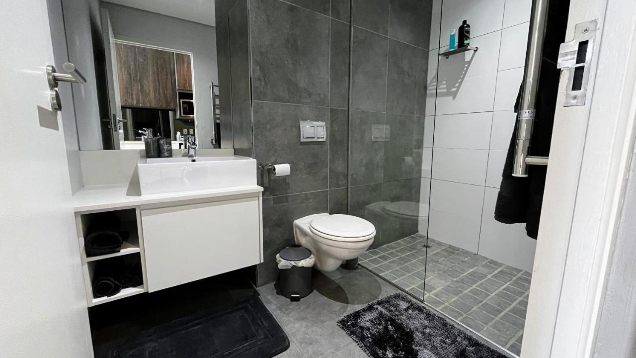 Modern Luxury Studio With Breathtaking City Views - No Load Shedding เคปทาวน์ ภายนอก รูปภาพ