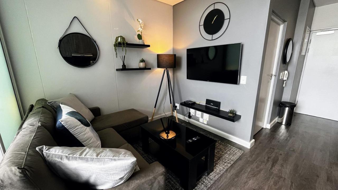 Modern Luxury Studio With Breathtaking City Views - No Load Shedding เคปทาวน์ ภายนอก รูปภาพ