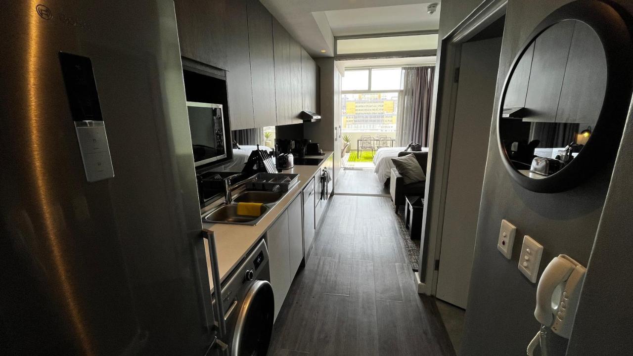 Modern Luxury Studio With Breathtaking City Views - No Load Shedding เคปทาวน์ ภายนอก รูปภาพ